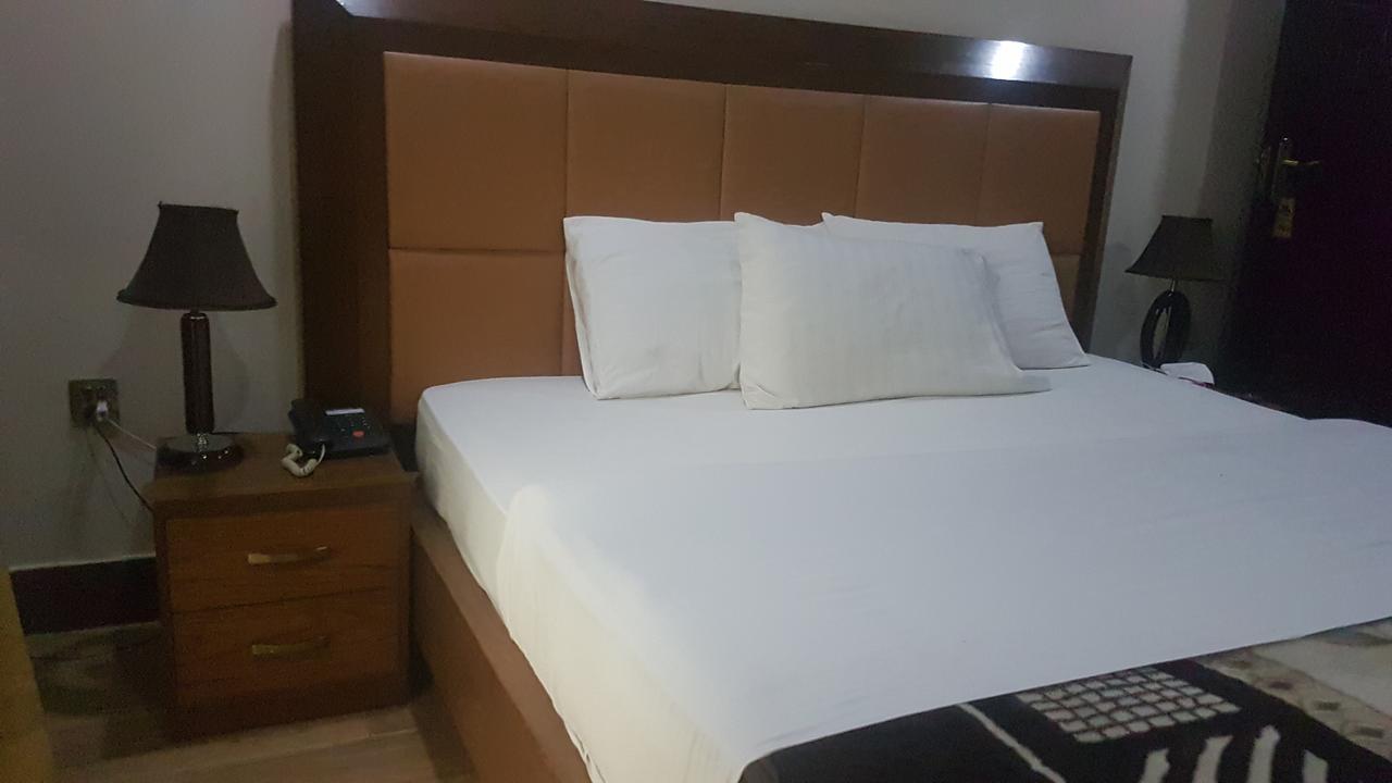 Midtown Hotel Rawalpindi Eksteriør bilde