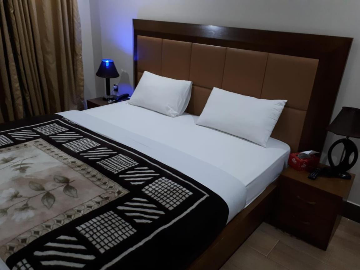 Midtown Hotel Rawalpindi Eksteriør bilde